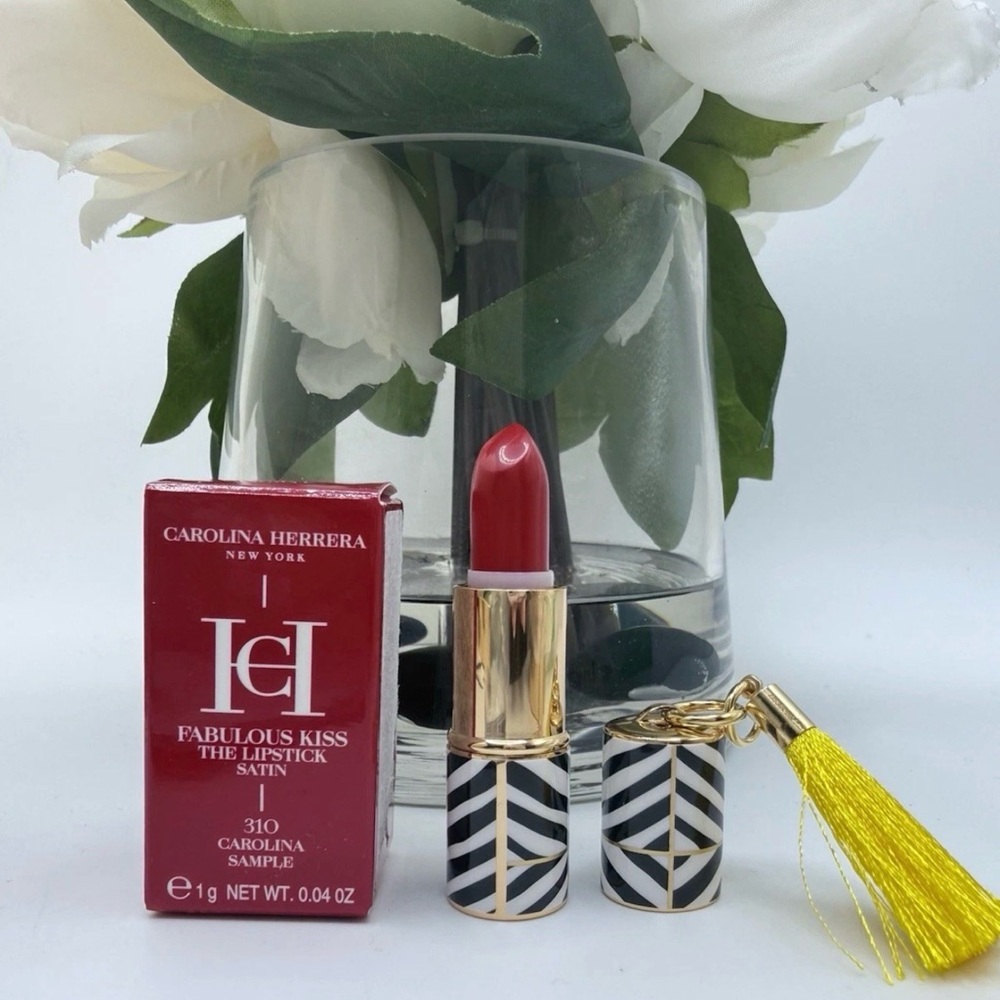 New CAROLINA HERRERA Satin lipstick #310, .04 oz, comes w/tassel charm TRAVEL